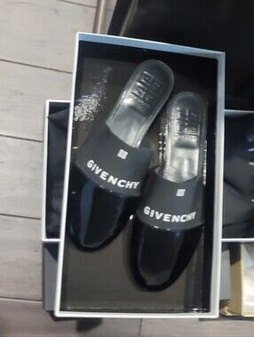 Givenchy Black Logo Band Womens Size 8 Slide Sandals. Patent Leather